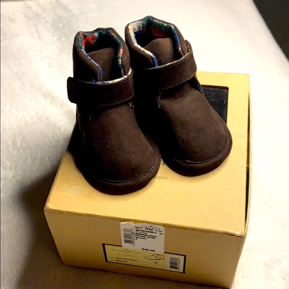 Cole Haan toddler boys brown suede shoes size 4